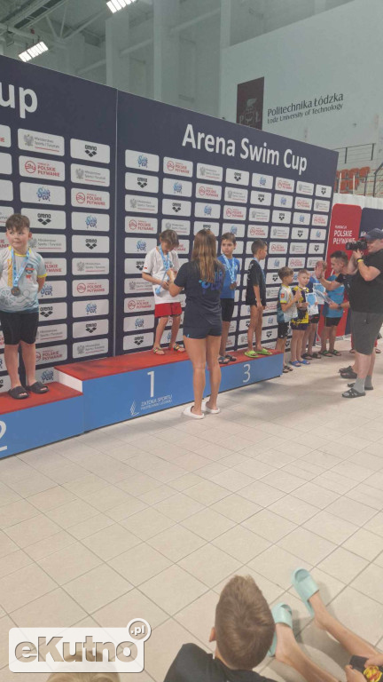 Młodzi pływacy z Kutna z medalami