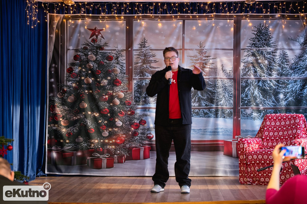 Przegląd Świątecznych Piosenek w Języku Obcym