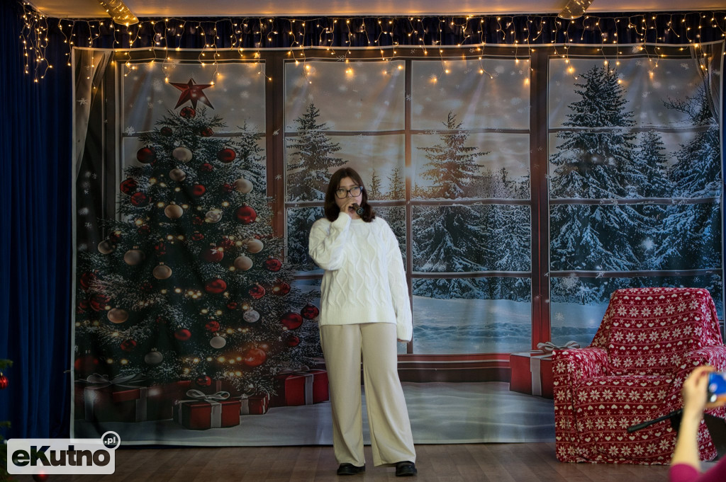 Przegląd Świątecznych Piosenek w Języku Obcym