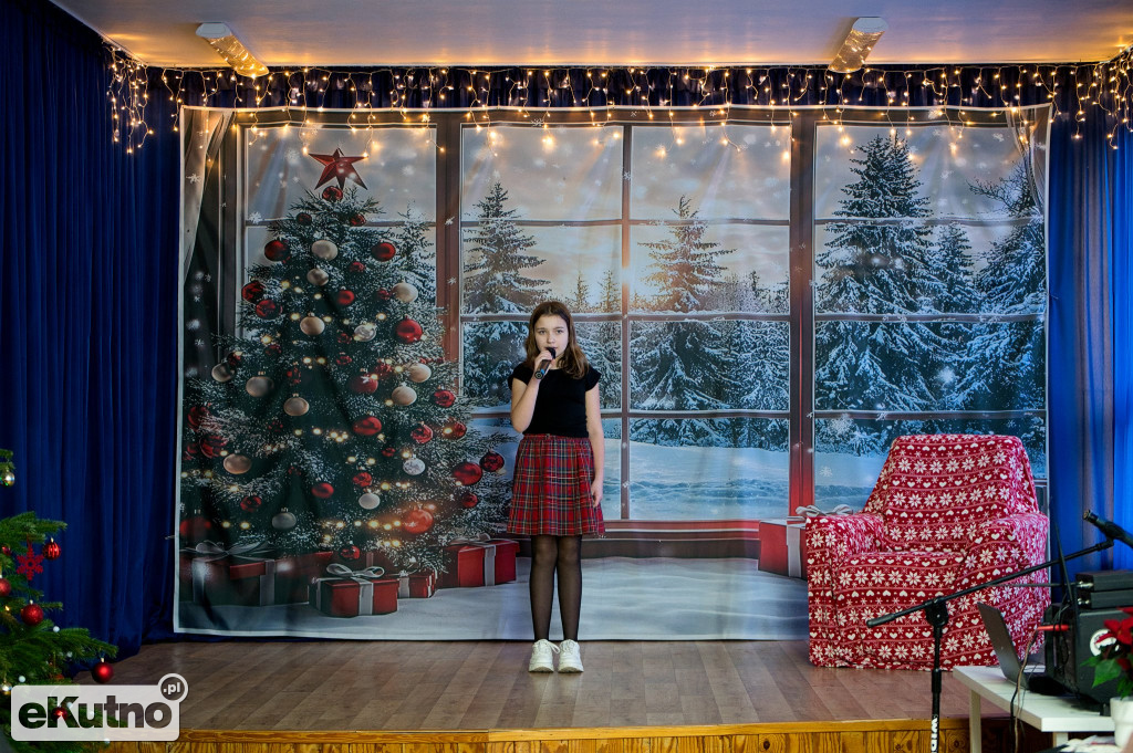 Przegląd Świątecznych Piosenek w Języku Obcym