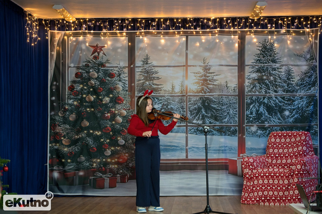 Przegląd Świątecznych Piosenek w Języku Obcym
