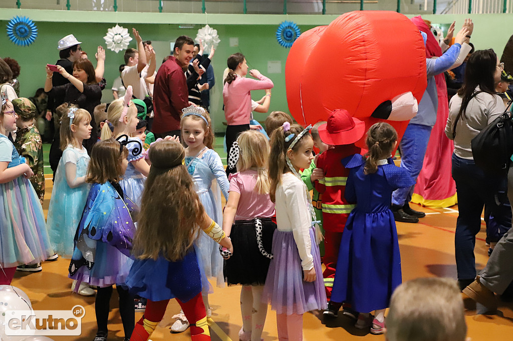 Bal karnawałowy w Czwórce