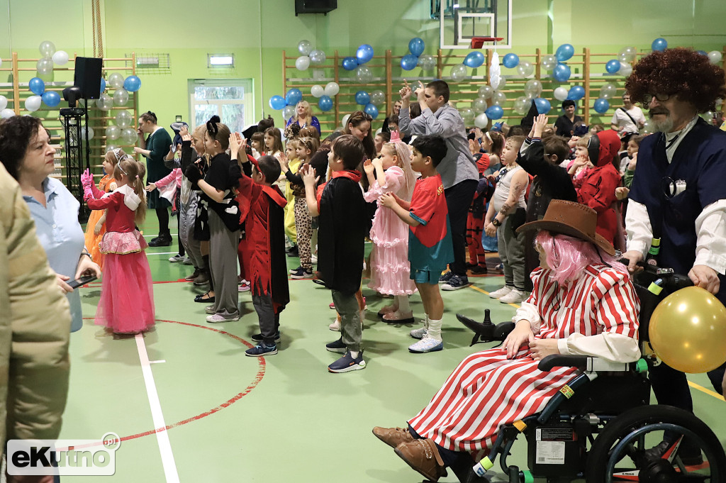 Bal karnawałowy w Czwórce