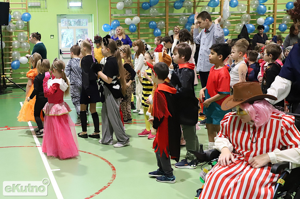 Bal karnawałowy w Czwórce