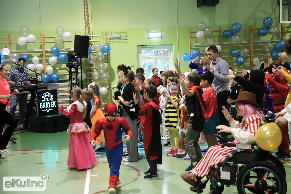 Bal karnawałowy w Czwórce