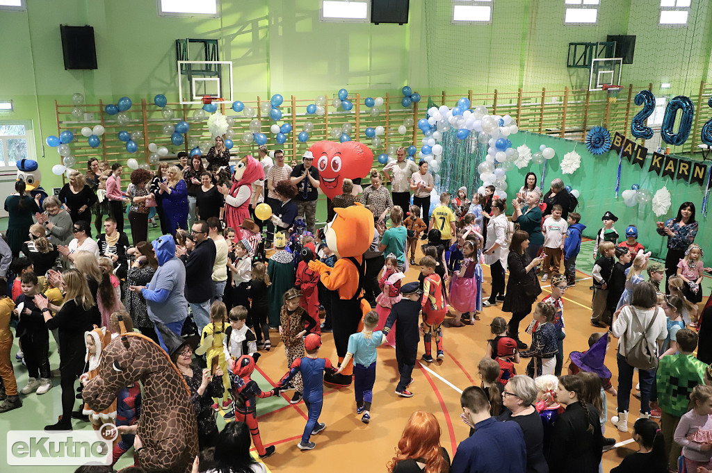 Bal karnawałowy w Czwórce