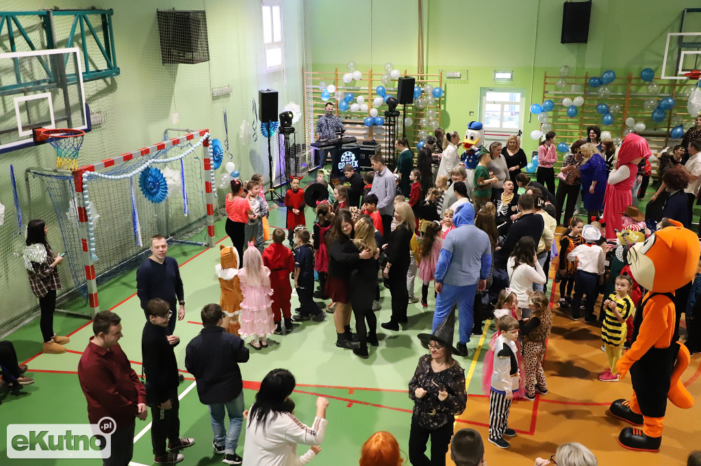 Bal karnawałowy w Czwórce