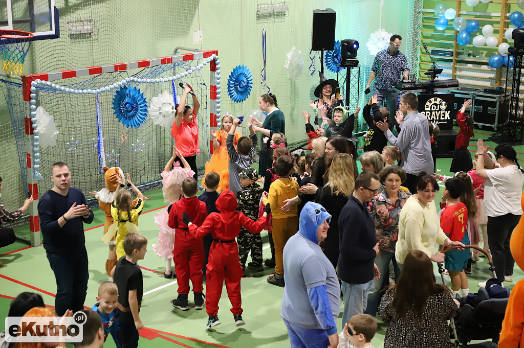 Bal karnawałowy w Czwórce