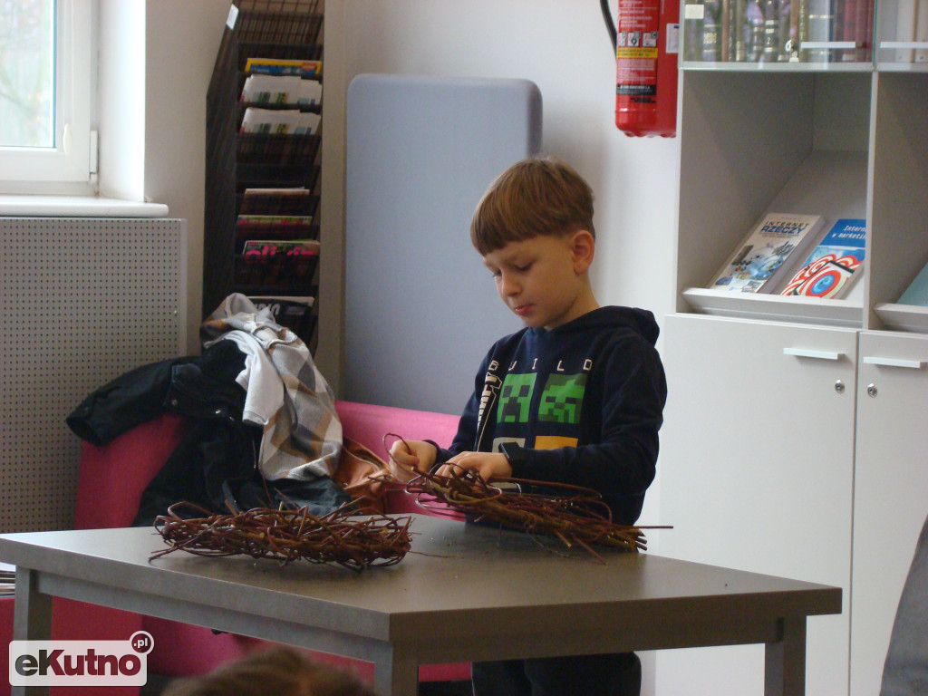 Wyplecione ferie z biblioteką w Kutnie