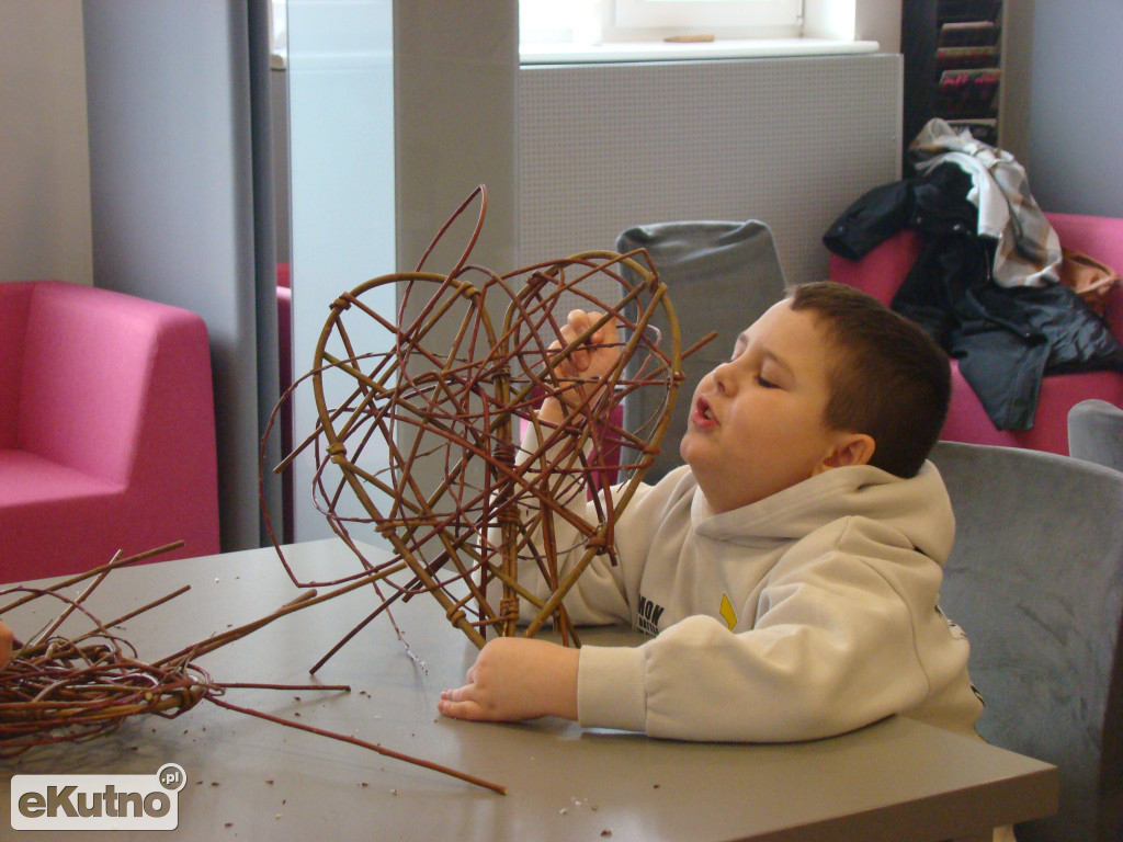 Wyplecione ferie z biblioteką w Kutnie