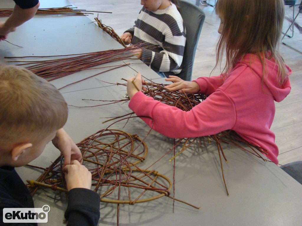 Wyplecione ferie z biblioteką w Kutnie