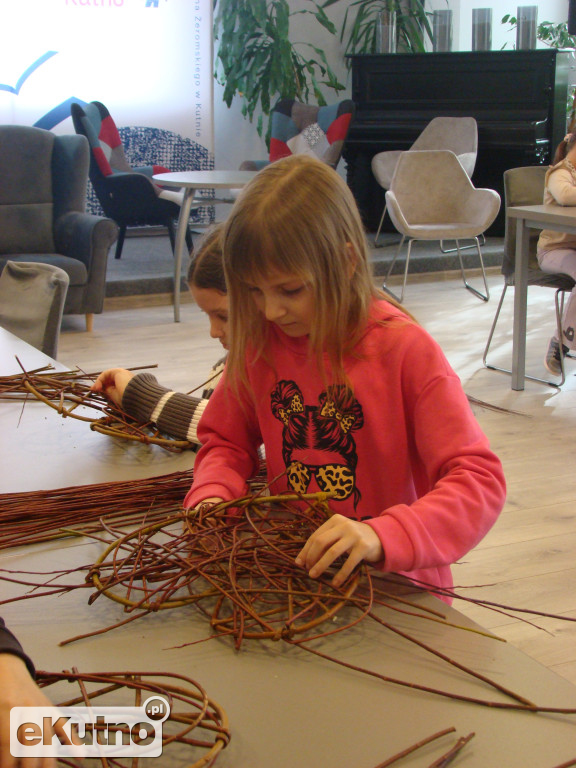 Wyplecione ferie z biblioteką w Kutnie