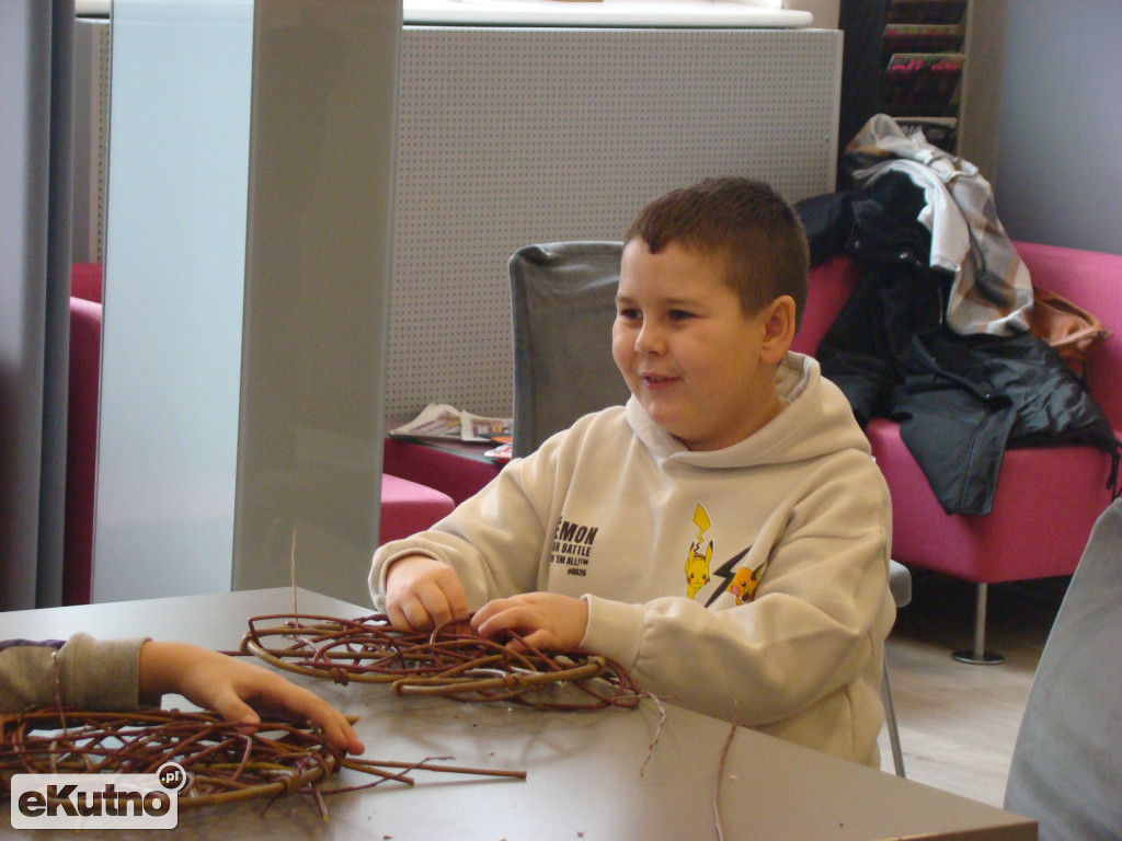 Wyplecione ferie z biblioteką w Kutnie