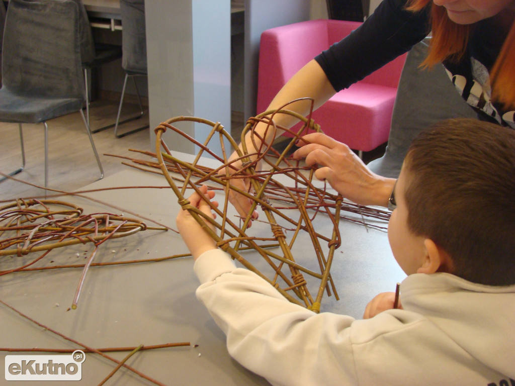 Wyplecione ferie z biblioteką w Kutnie
