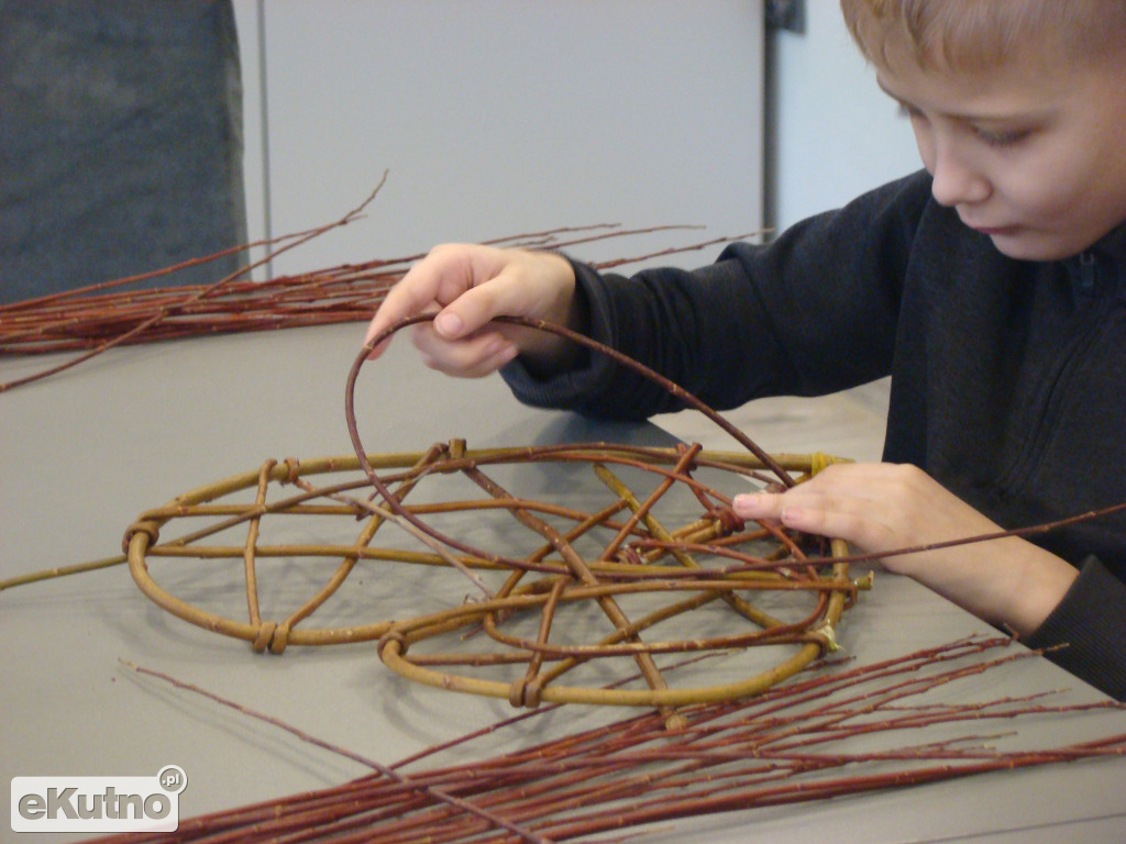 Wyplecione ferie z biblioteką w Kutnie