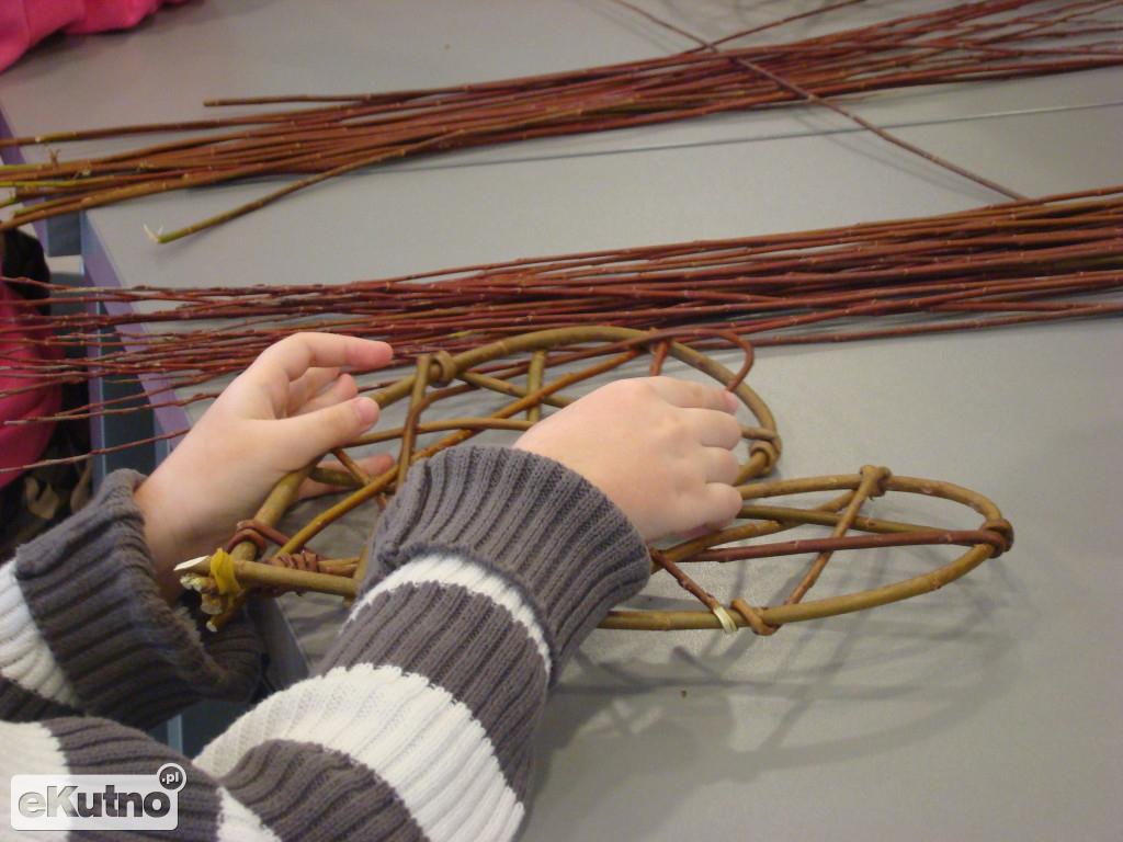 Wyplecione ferie z biblioteką w Kutnie