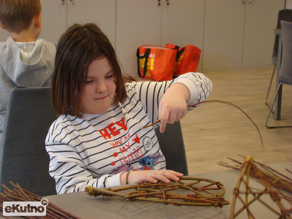 Wyplecione ferie z biblioteką w Kutnie