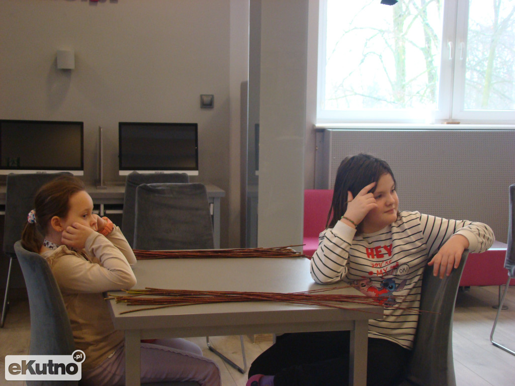 Wyplecione ferie z biblioteką w Kutnie