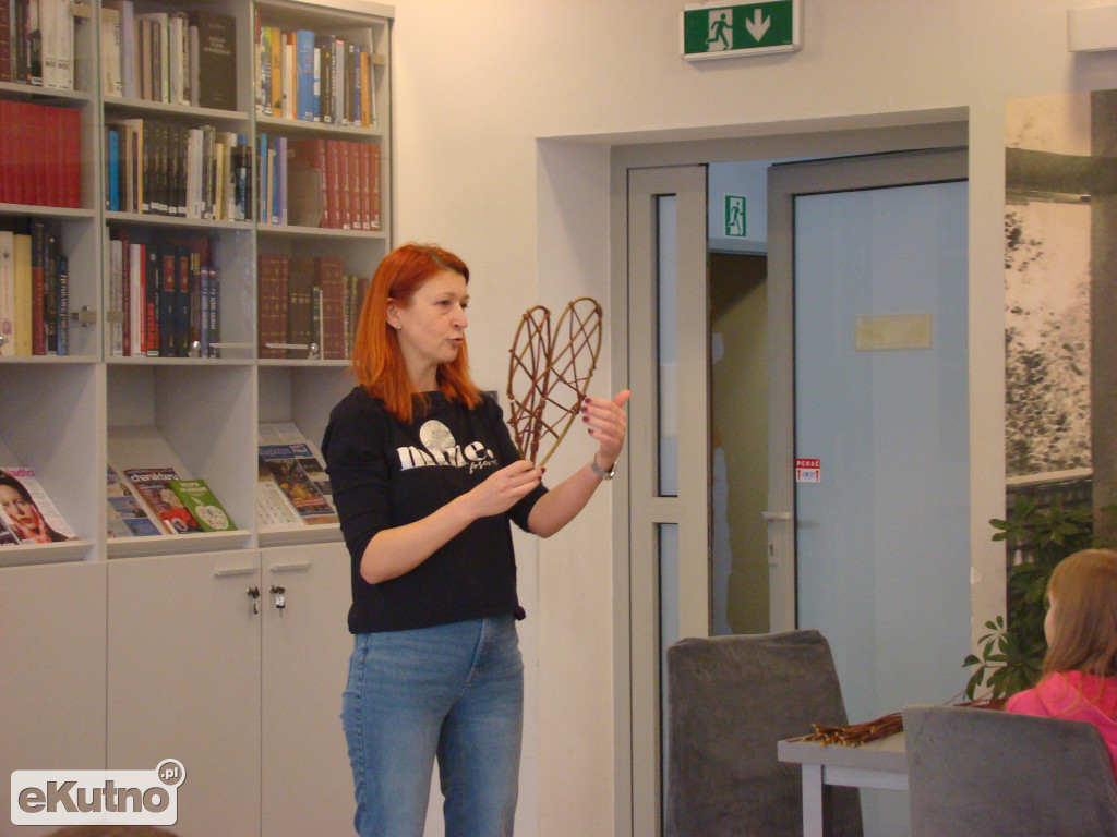 Wyplecione ferie z biblioteką w Kutnie