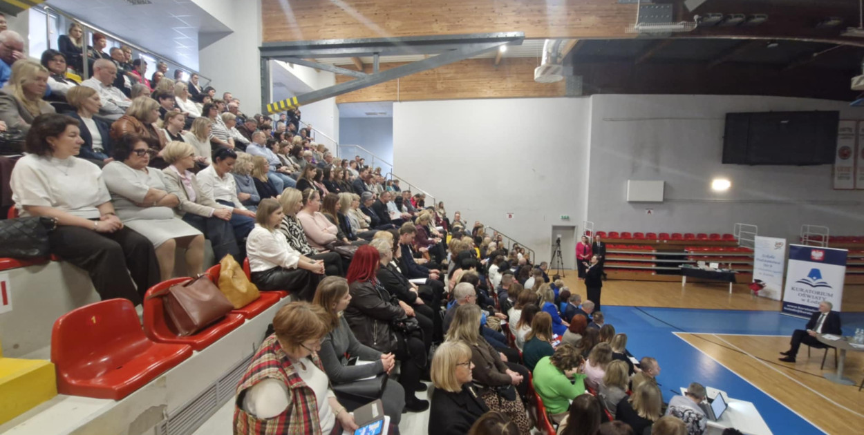 Katarzyna Lubnauer i nauczyciele w Kutnie