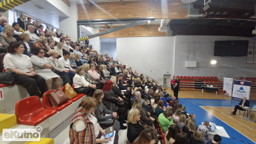 Katarzyna Lubnauer i nauczyciele w Kutnie