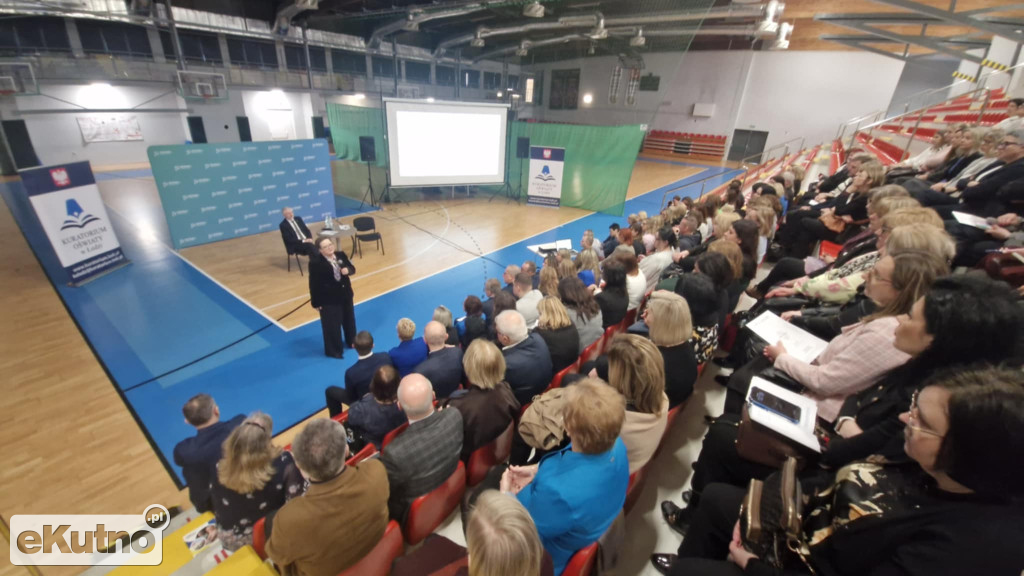 Katarzyna Lubnauer i nauczyciele w Kutnie