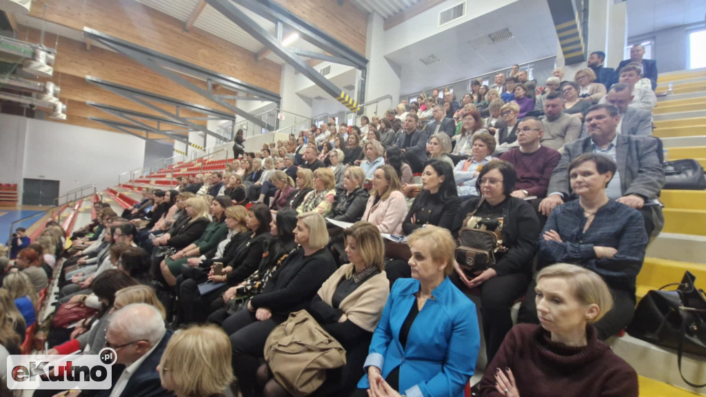 Katarzyna Lubnauer i nauczyciele w Kutnie