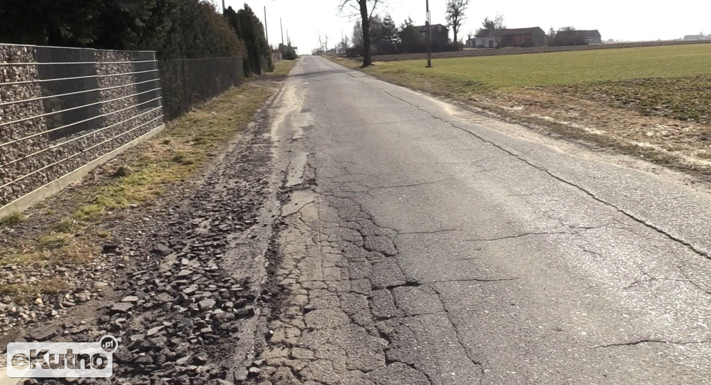 Kratery na drogach powiatowych