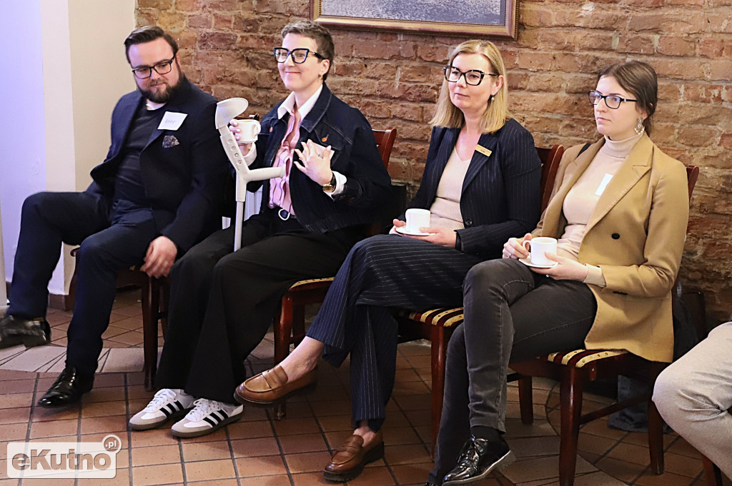 Śniadanie PKB 314 w Kutnie