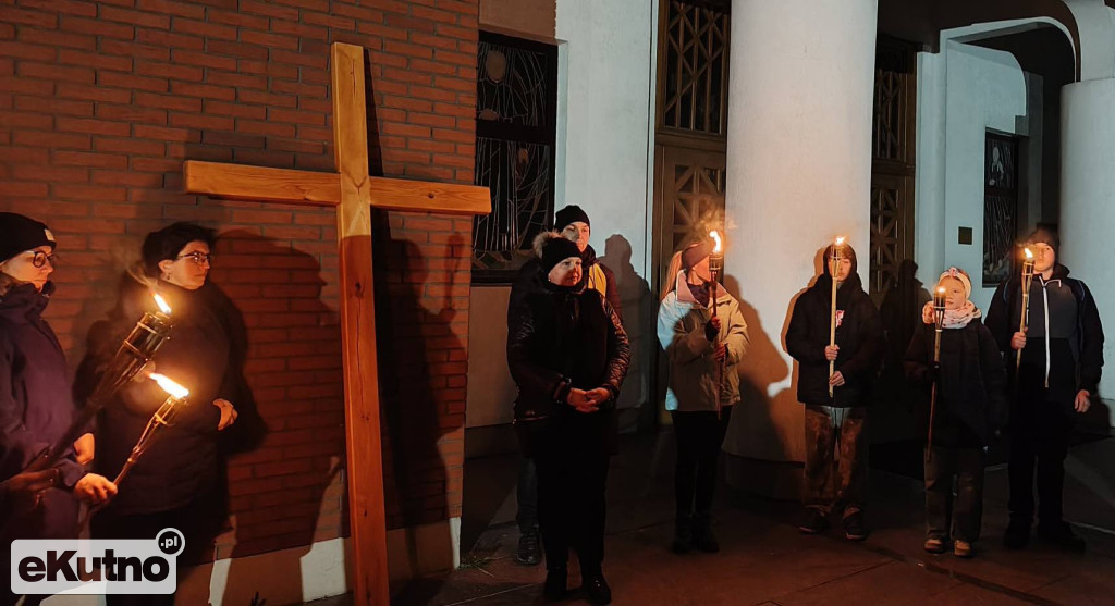 Droga Krzyżowa „PoKutnie”