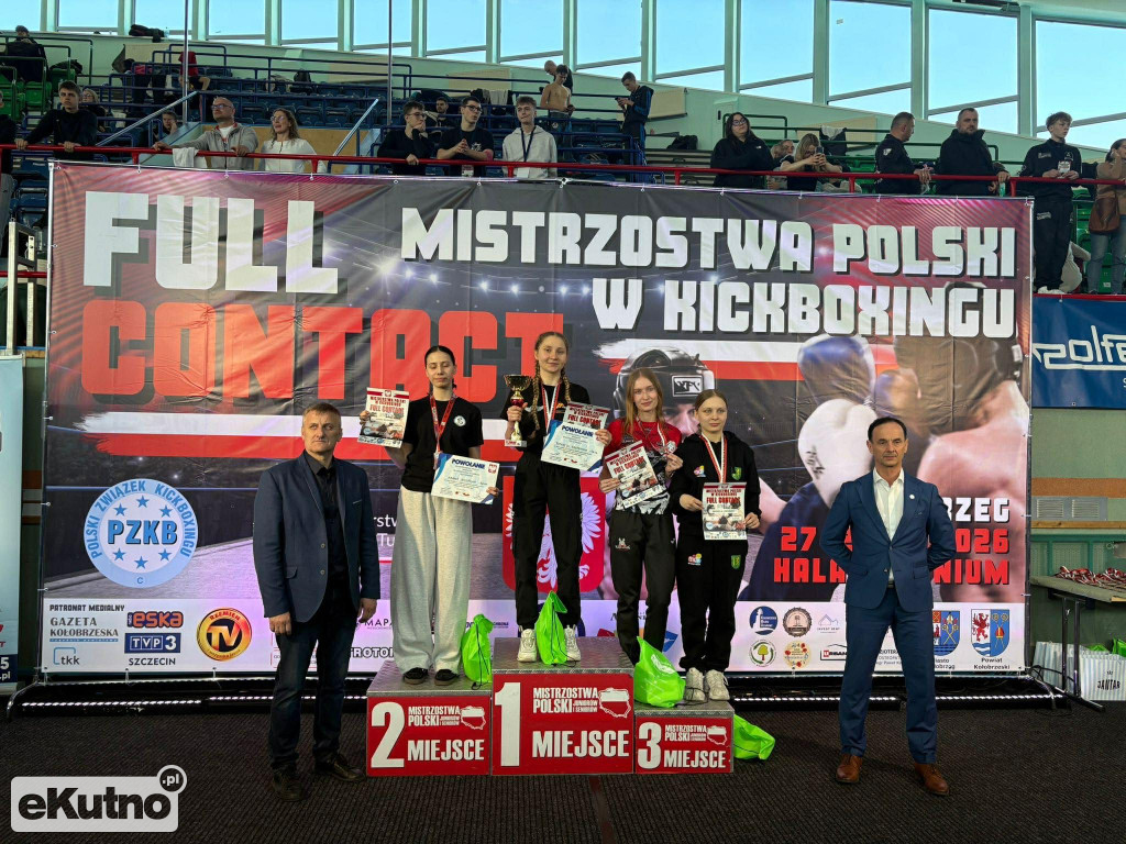 Zawodnicy Alex Kutno z medalami