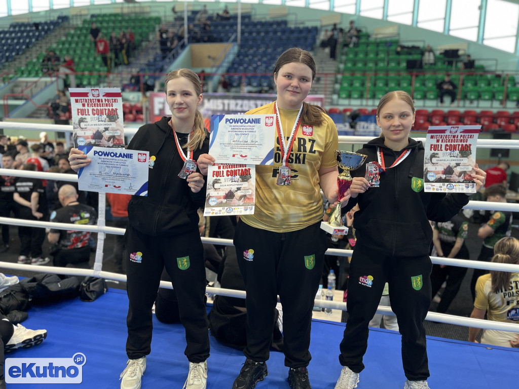 Zawodnicy Alex Kutno z medalami