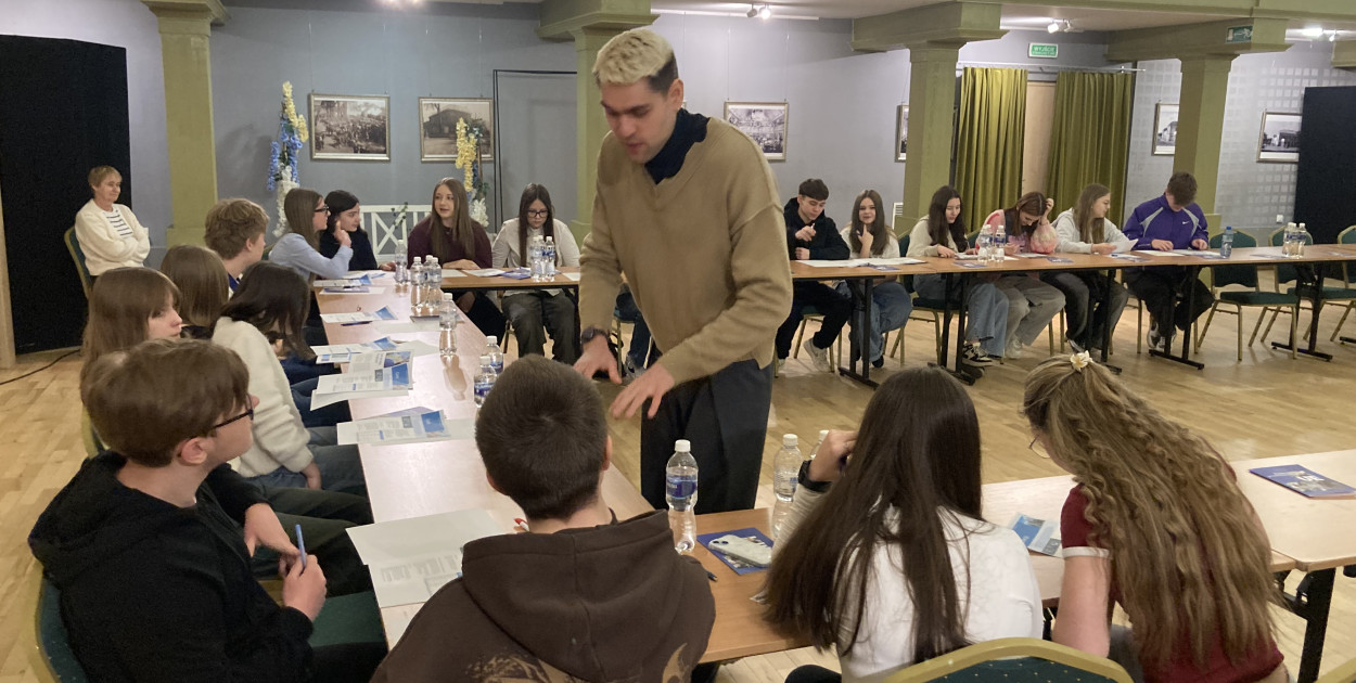 Strefa Młodych: Gra symulacyjna