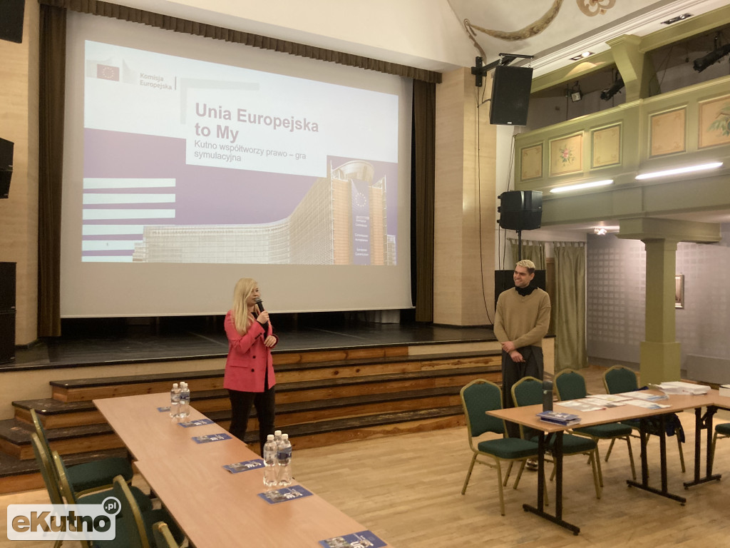 Strefa Młodych: Gra symulacyjna