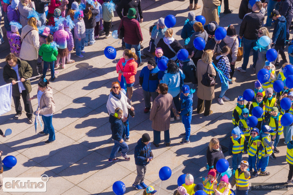 Zaświeć się na Niebiesko