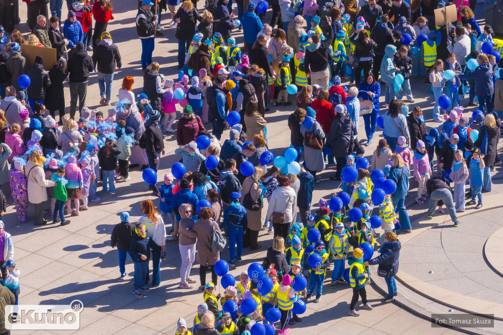 Zaświeć się na Niebiesko