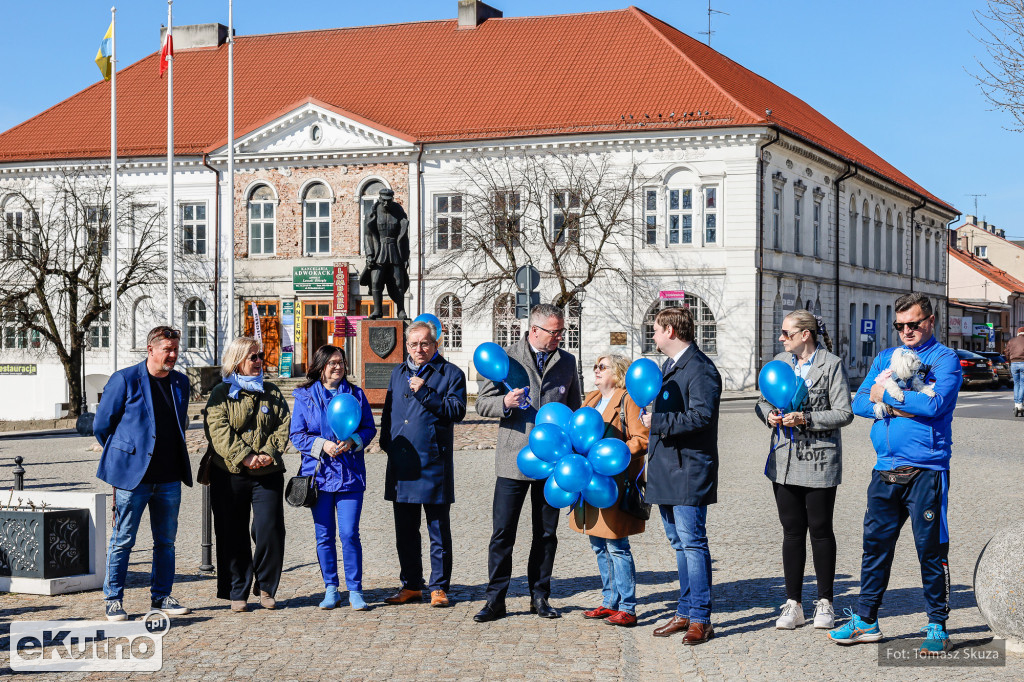 Zaświeć się na Niebiesko