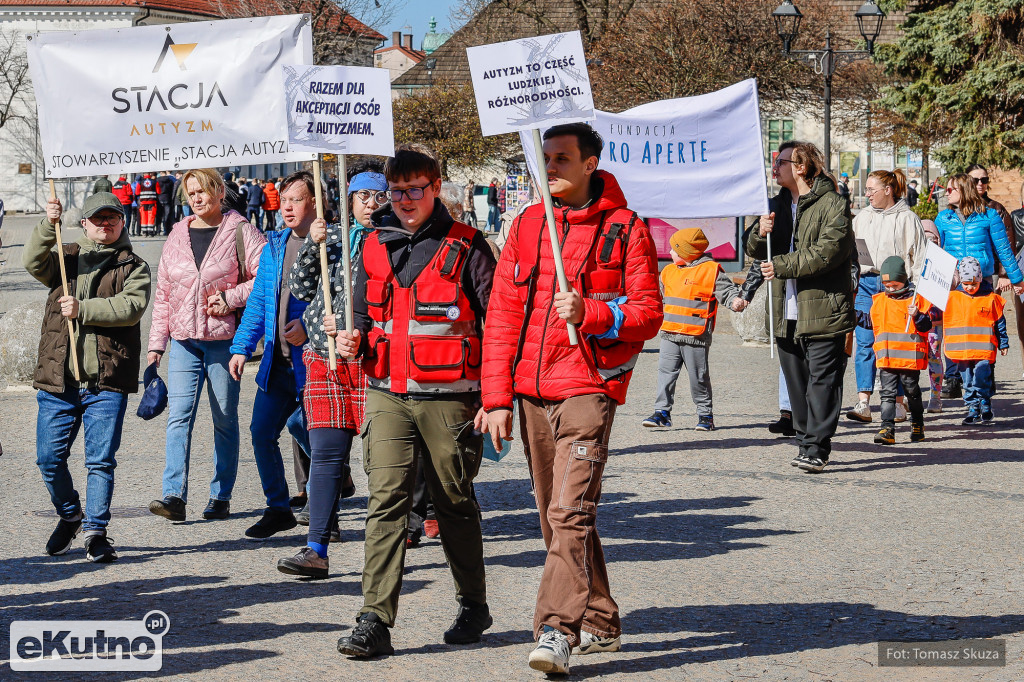 Zaświeć się na Niebiesko