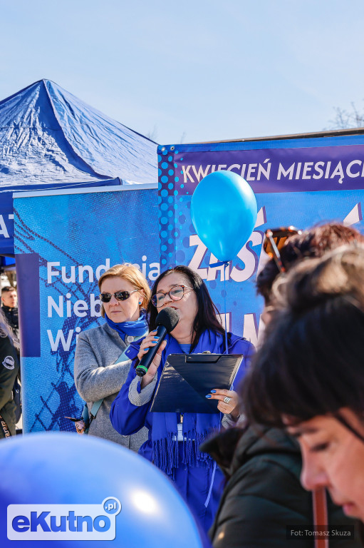 Zaświeć się na Niebiesko