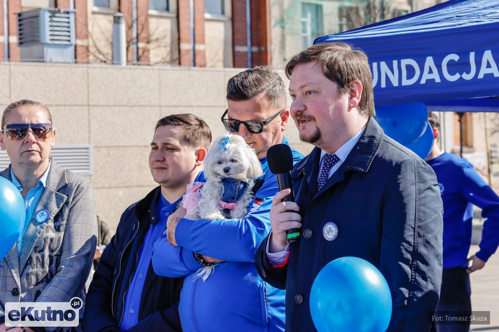 Zaświeć się na Niebiesko