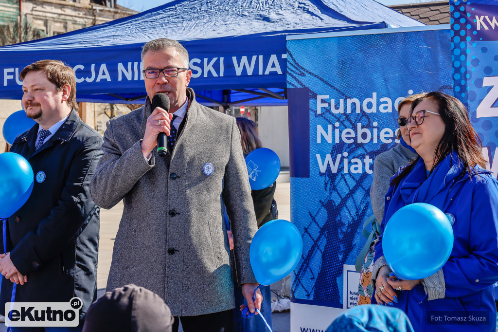 Zaświeć się na Niebiesko