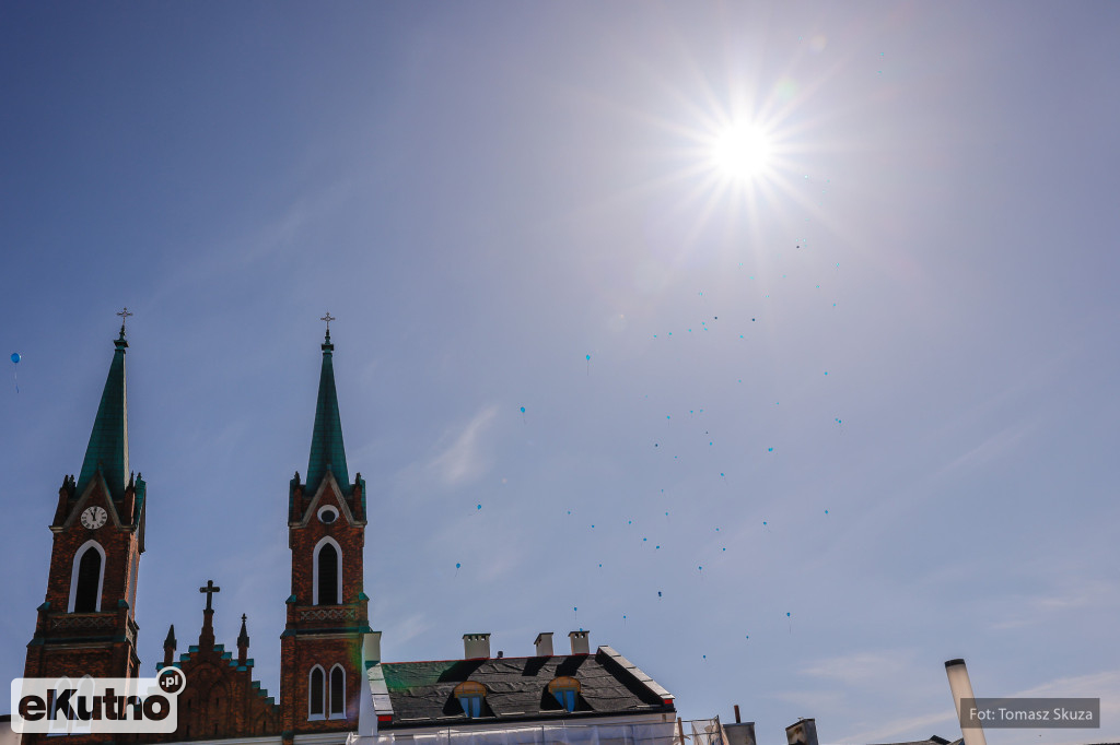 Zaświeć się na Niebiesko