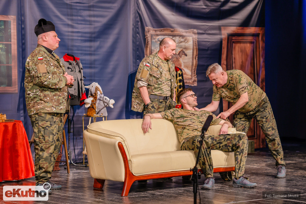 Premiera Damy czy huzary