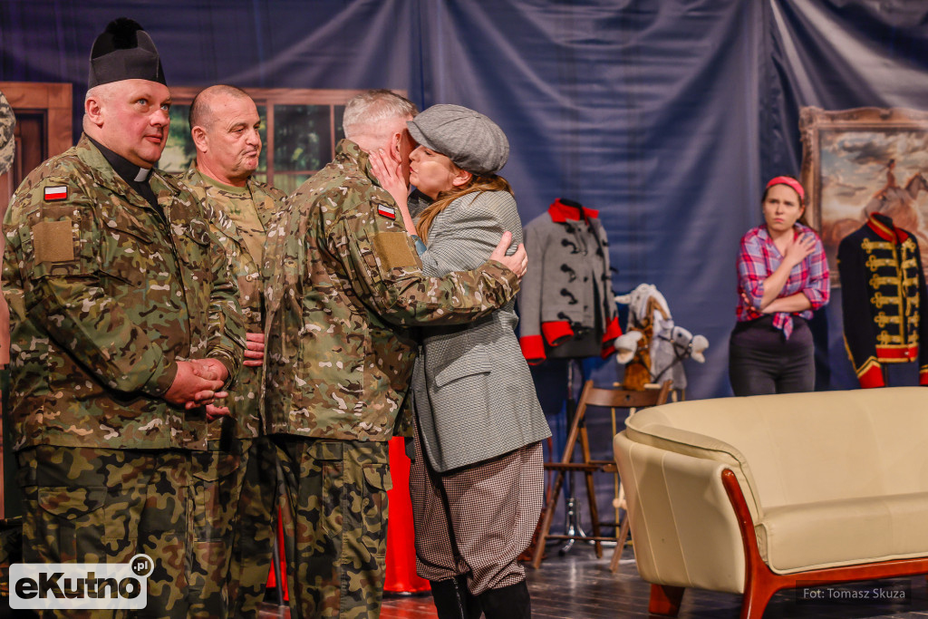 Premiera Damy czy huzary