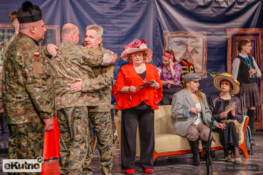 Premiera Damy czy huzary