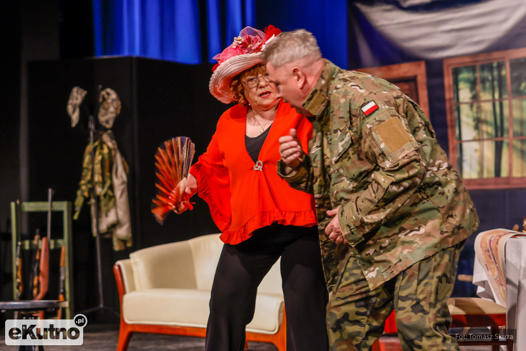 Premiera Damy czy huzary