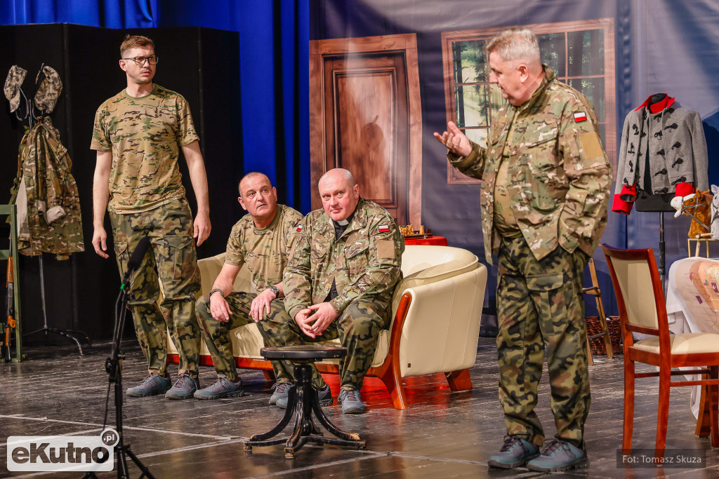 Premiera Damy czy huzary