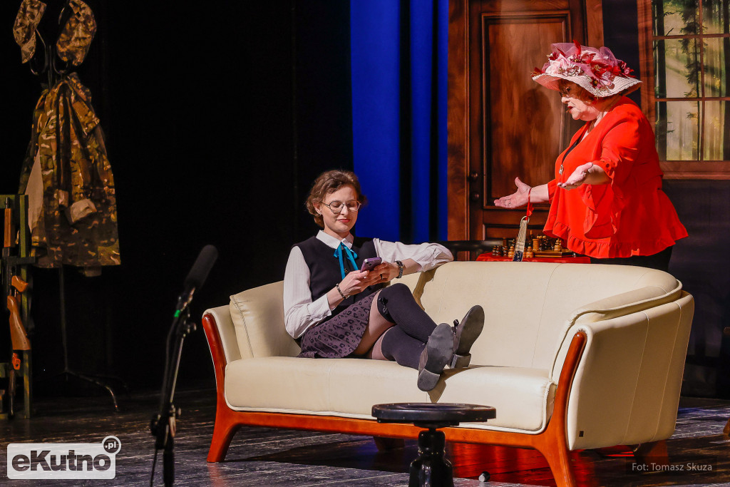 Premiera Damy czy huzary