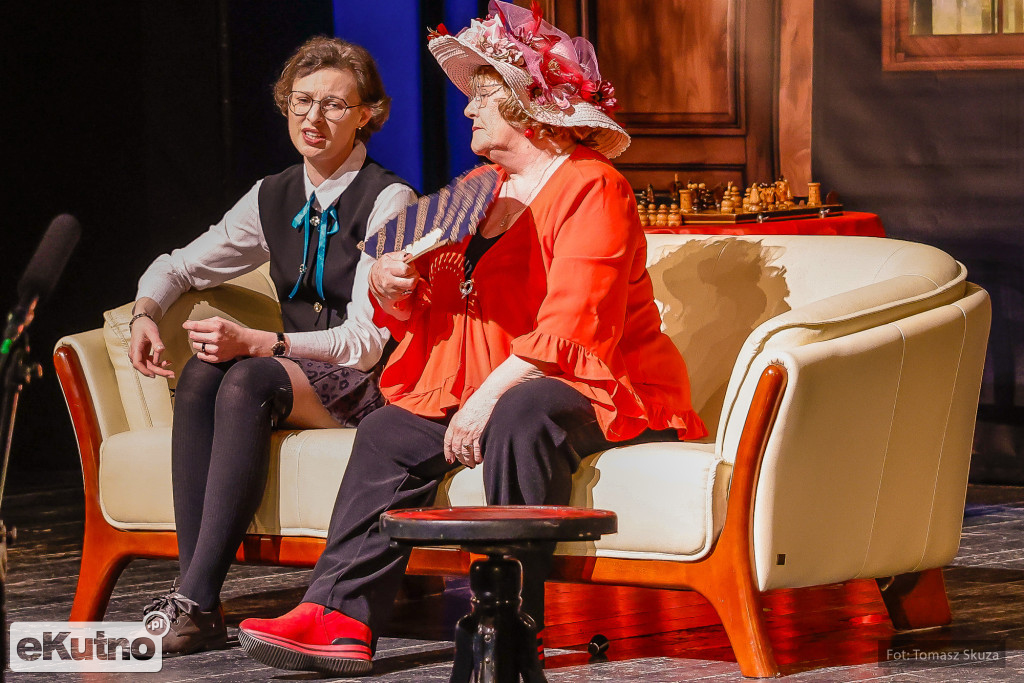 Premiera Damy czy huzary