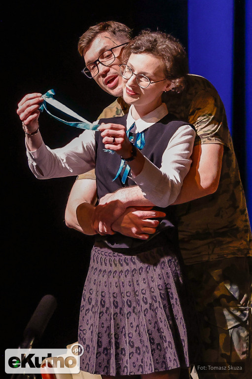 Premiera Damy czy huzary